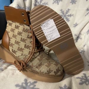 Michel Kors - Aniya Lug Booties